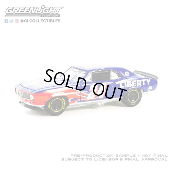 画像1: GREEN LiGHT EXCLUSIVE 1/64 1969 Chevrolet Camaro - William Byron / Hendrick Motorsports First Win Tribute (1)