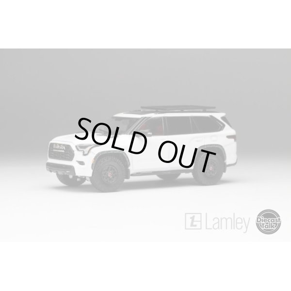 画像1: Gaincorp Products 1/64 Toyota Sequoia TRD PRO Ice Cap White DiecastTalk x Lamley特注品 (1)