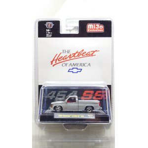 画像: M2 Machines 1/64 1991 Chevrolet C1500 SS 454 Custom Silver