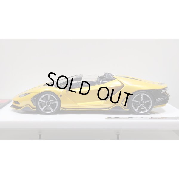 画像2: EIDOLON 1/43 Lamborghini Centenario Roadster LP770-4 2016 Grande Giallo Pearl Limited 32 pcs. (2)