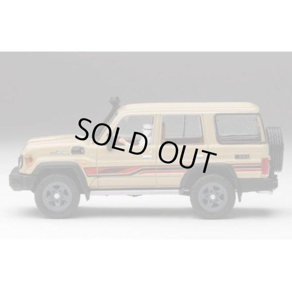 画像2: Gaincorp Products 1/64 Toyota Land Cruiser 70 Arab Model Diecasttalk特注品 (2)