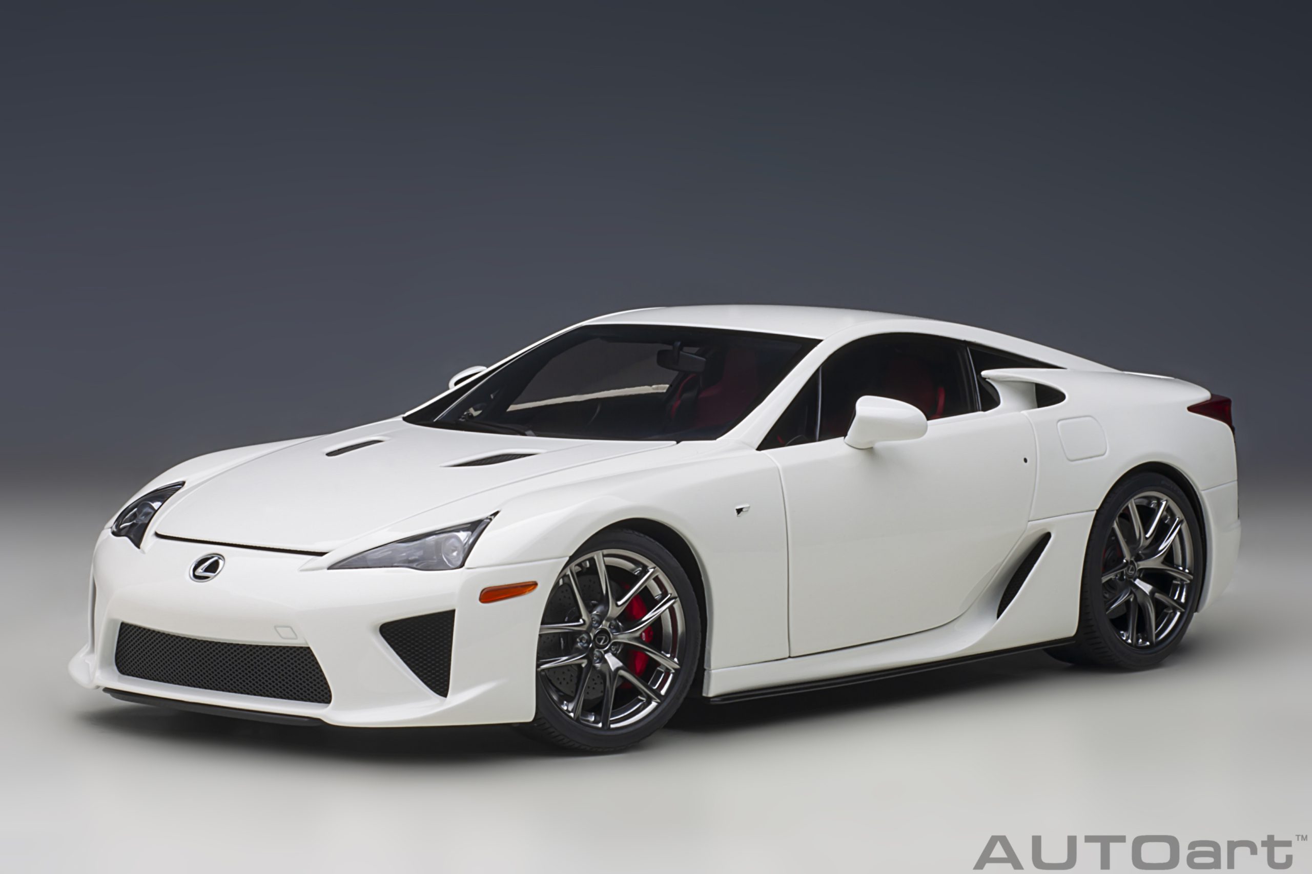 AUTOart 1/18 Lexus LFA (Whitest White) - AXELLWORKS HOBBYTOWN