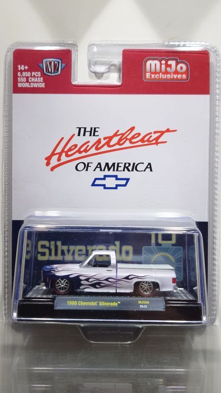 画像1: M2 Machines 1/64 1980 Chevrolet Silverado White/Blue Flame (1)